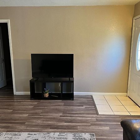 Quiet 1Bed,1Bath Condo With Free Parking Фресно Екстериор снимка