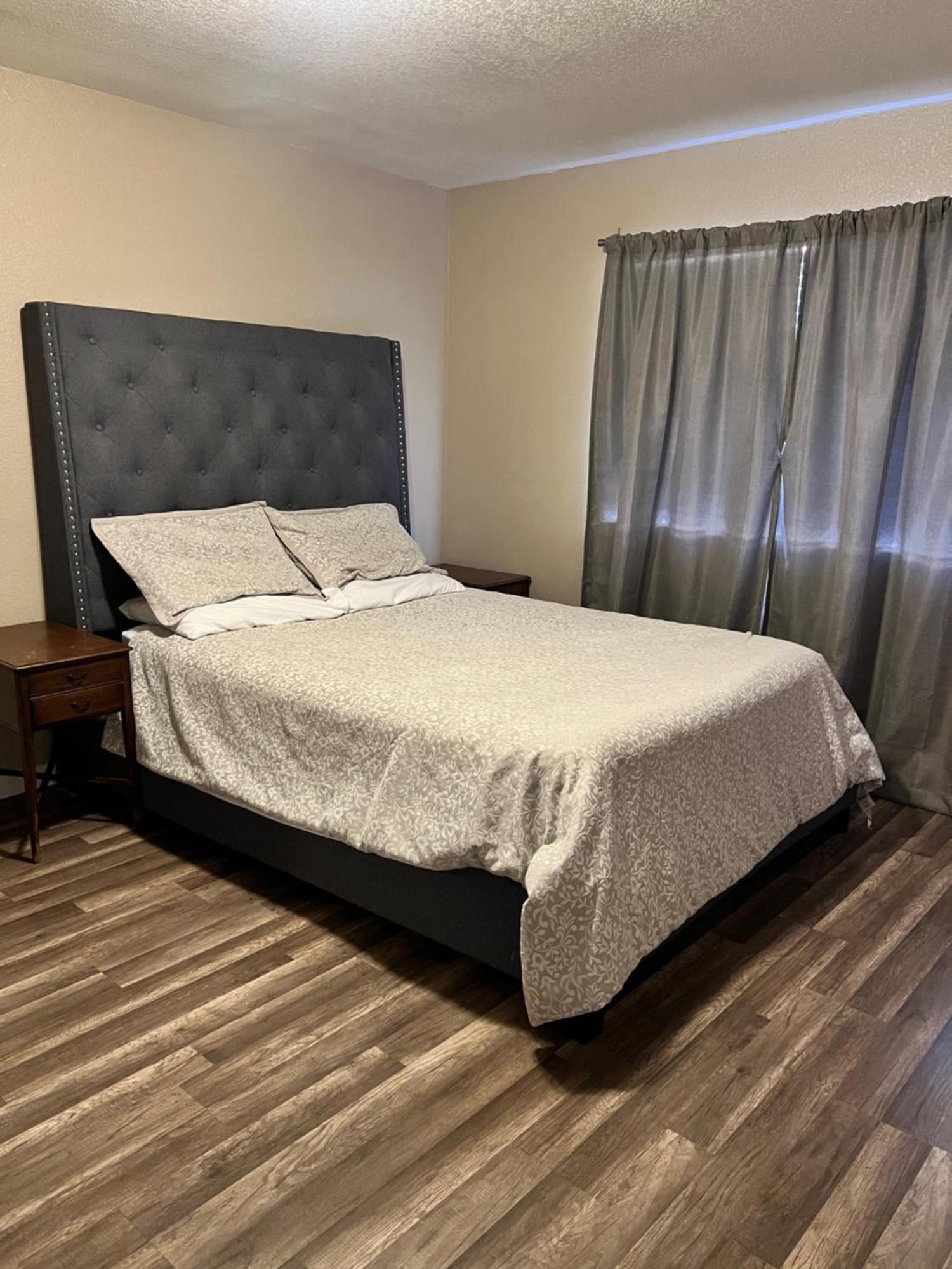 Quiet 1Bed,1Bath Condo With Free Parking Фресно Екстериор снимка